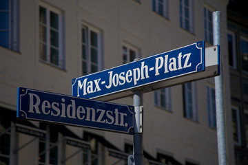 München - Straßenschild Max-Josph-Platz