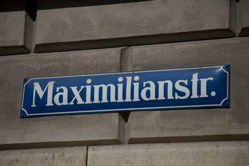 München - Straßenschild Maximilianstr.