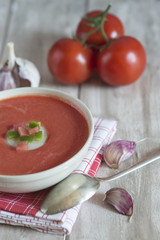 Gazpacho fresco para el menú de verano
