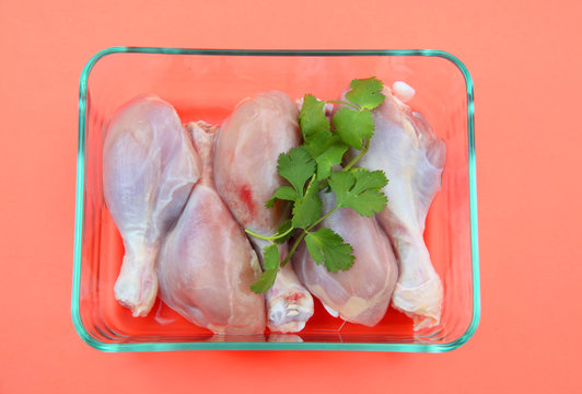 Raw chicken drumsticks