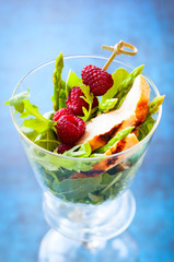 chicken and raspberry salad