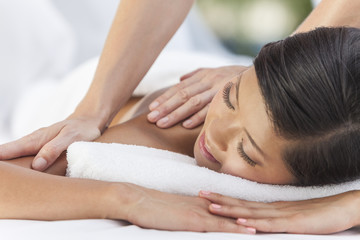 Obraz na płótnie Canvas Asian Woman Relaxing At Health Spa Having Massage