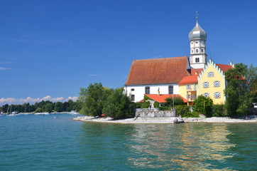 Malowniczy widok na Wasserburg nad jeziorem Bodeńskim, Niemcy - obrazy, fototapety, plakaty