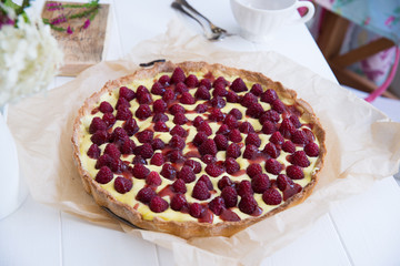 tart with raspberries