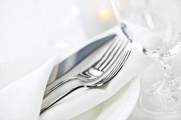 Table setting for fine dining - obrazy, fototapety, plakaty