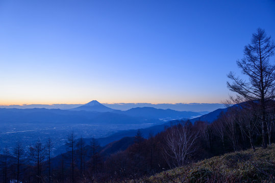 The city of Kofu and Mt.Fuji at dawn © Scirocco340