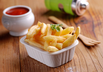 patate fritte con ketchup