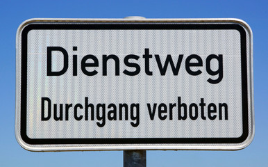 Dienstweg - Durchgang verboten