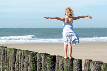 M&auml;dchen am Strand