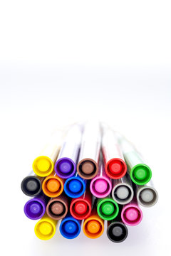 Tips of felt tippet colored markers