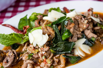 spicy minced duck salad