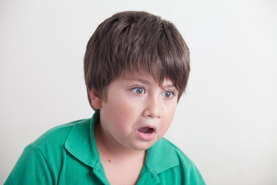 bambino sorpreso