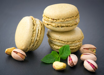 Macaroons with pistachio