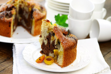 Marmorkuchen mit Mirabellen