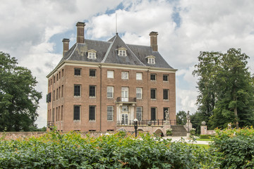 Fototapeta na wymiar Ancient Dutch Castle in Amerongen