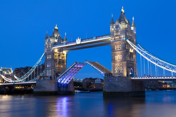 Fototapeta na wymiar Tower Bridge at Dusk in London