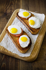 Fried eggs on toast