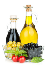 Olives, tomatoes, herbs and condiments