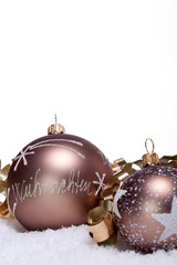 fetsliche weihnachts dekoration in bronze braun kugeln