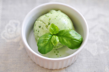 Basilikum Eiscreme