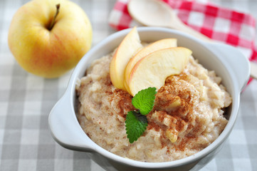 Milchreis mit Apfel und Zimt