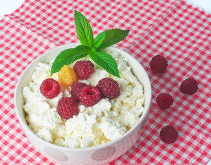 cheese with raspberries