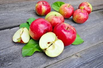 Fresh apples on the wooden bench