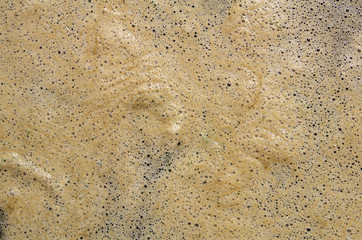 Eaux polluées par une substance chimique