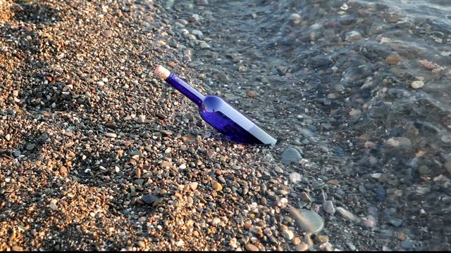 Bottle in the sea