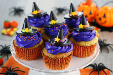 halloween cupcakes - 56019923