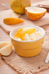 cottage cheese in bowl with pear jam