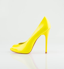 Fashionable yellow women shoe