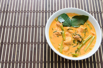 Pork curry with water spinach (Tae-pho soup)