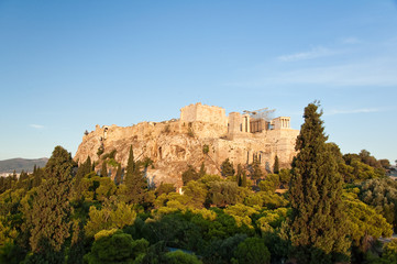 Fototapeta na wymiar Akropol w Atenach, jak wynika z Areopagu wzgórzu.
