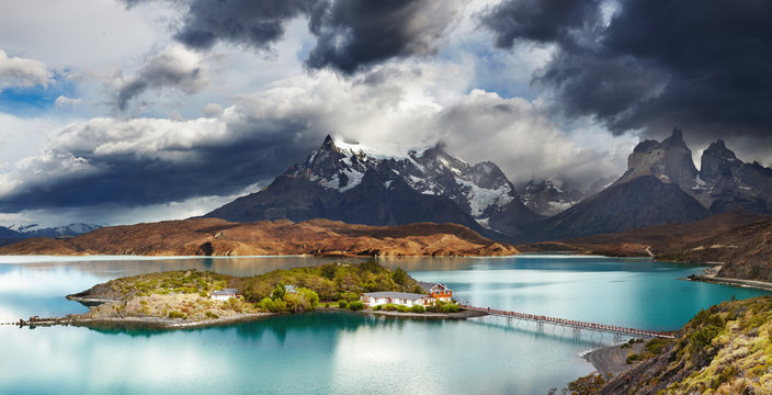 Torres del Paine, Lake Pehoe