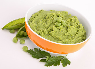 bowl of pea puree