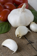 Garlic and tomatoes