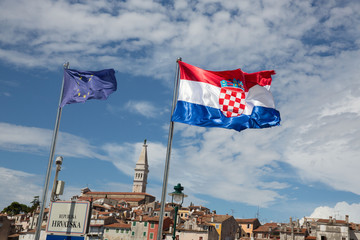 EU-Beitritt Kroatien, Fahnen EU und Kroatien nebeneinander