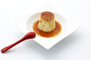 Dessert avec caramel