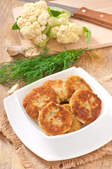 cutlets cauliflower with dill and garlic