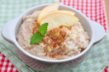 Milchreis mit Apfel und Zimt