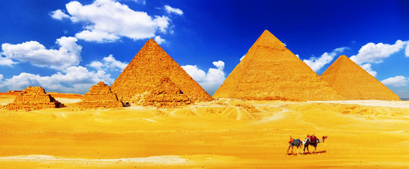 Great Pyramid  located at Giza .
