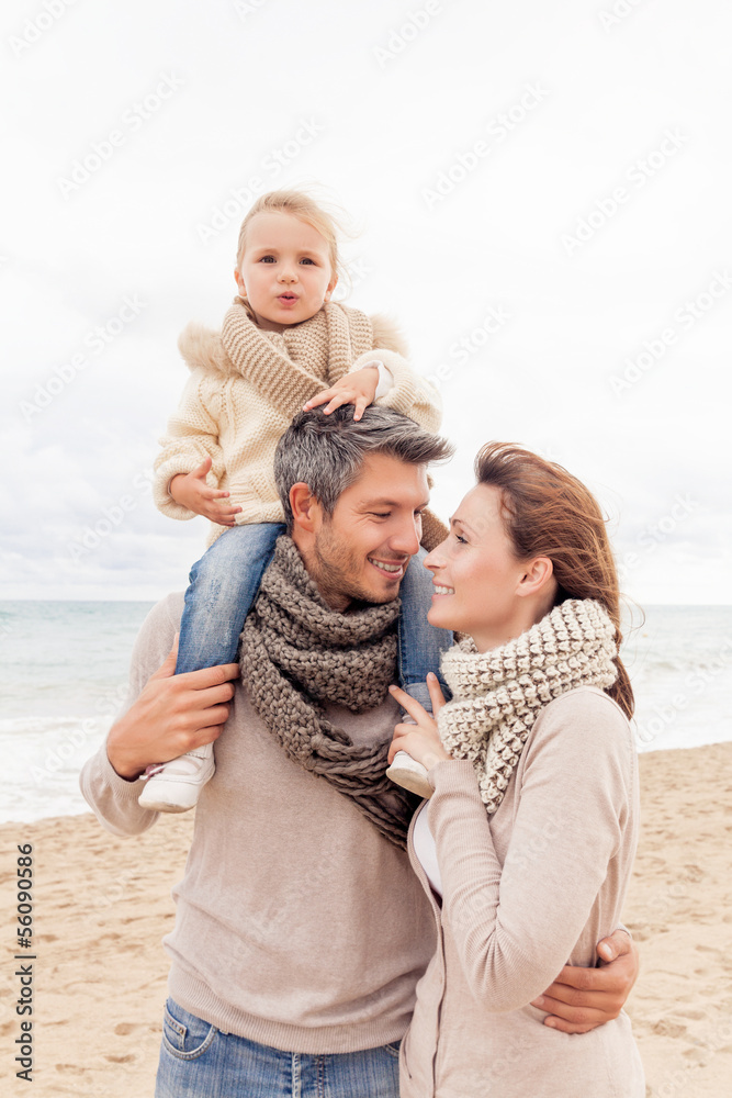 Wall mural coast autumn couple