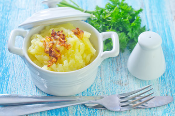 mashed potato with fried onion