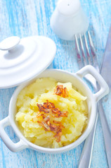 mashed potato with fried onion
