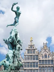 Selbstklebende Fototapeten Brabobrunnen in Antwerpen © eyetronic