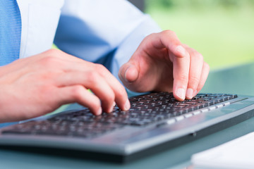 computertastatur bedienen