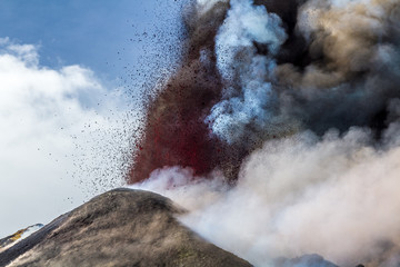 Éruption de l& 39 Etna avril 2012