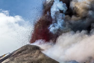 Crédence de cuisine en verre imprimé Volcan Éruption de l& 39 Etna avril 2012
