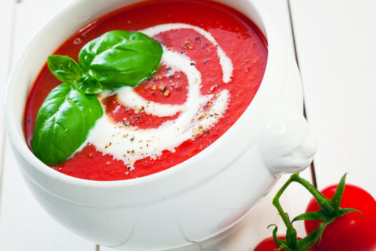Bowl of fresh tomato soup